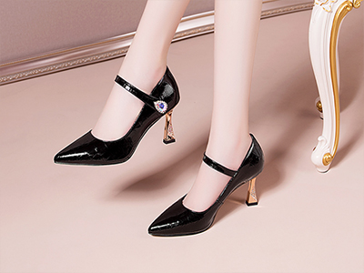 ����ʱ��ϸ���߸�ЬŮ�¿���Ƥ��ЬŮʽƤЬ��ͷǳ��Ь����ŮЬ