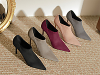 �³����ﶬ�¿�������ں�ɫ��ͷ�߸�ϸ��С���ӷ�ʽ�ٴ�ʱװŮ��Ь