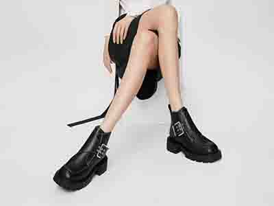 ��ʿ��������Ƥ����˶�ѥŮѥ