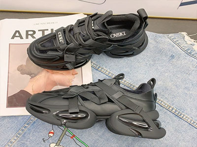 ����ŷ����Ƥ�ϵ�ЬŮins��2023���¿�С�����ɸ����˶�����Ь