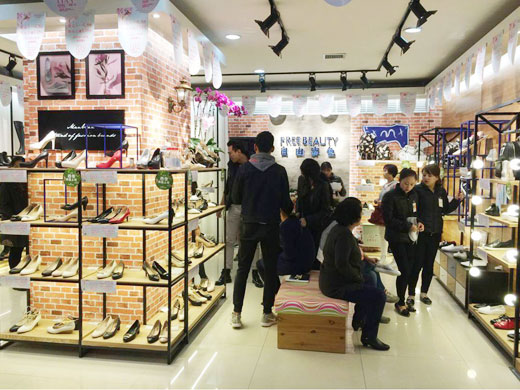 ����ɭר����