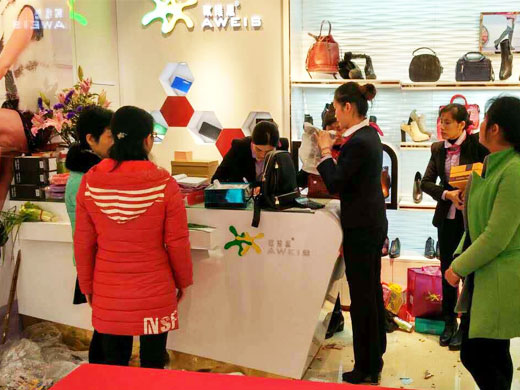 ŷά˼��ƤЬ���ۿ�ר����