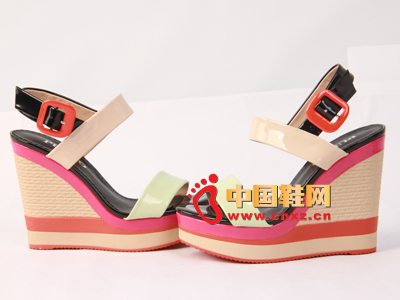 �����ˡ���������ŮƤЬ2013��Ʒ���У�����ȫ������������