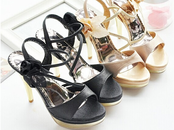 �����������ʳ��߸���ˮ̨��ЬŮЬ