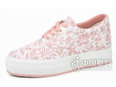 2015�˱�ʱ����Ů����Ь����ӭ�����������ǰ��Ǣ̸����