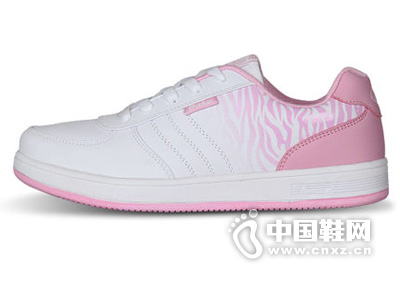 �Կ���Ůʱ������Ь����ӭ�����������ǰ��Ǣ̸����