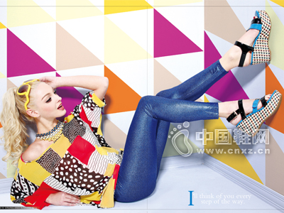 ��ʱ�У������������ŮЬ�����¿����У��������̼�����