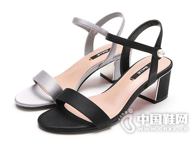 ŮЬ����ǰ������ ����ŮЬ